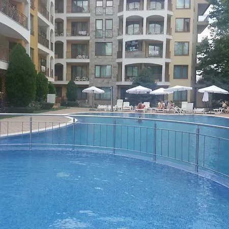 Complex Golden Dreams Appart hôtel